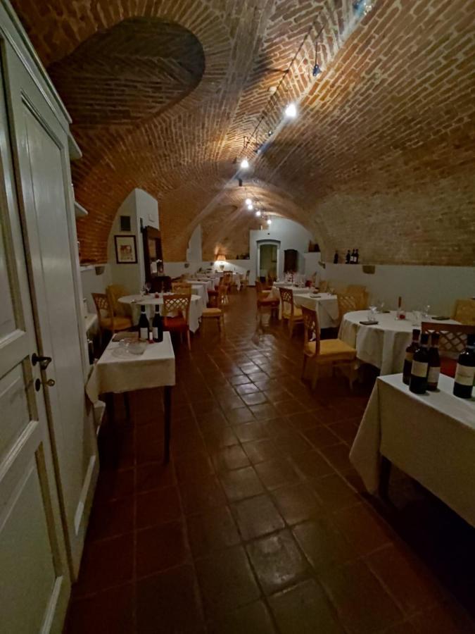 Foresteria Ristorante Conti Roero Monticello d'Alba 외부 사진