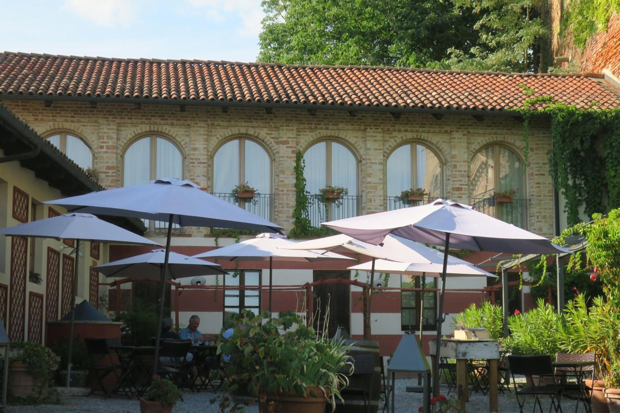 Foresteria Ristorante Conti Roero Monticello d'Alba 외부 사진